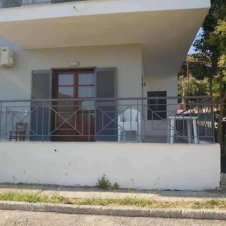 Merida Apartments Mola Kalyva Zewnętrze zdjęcie