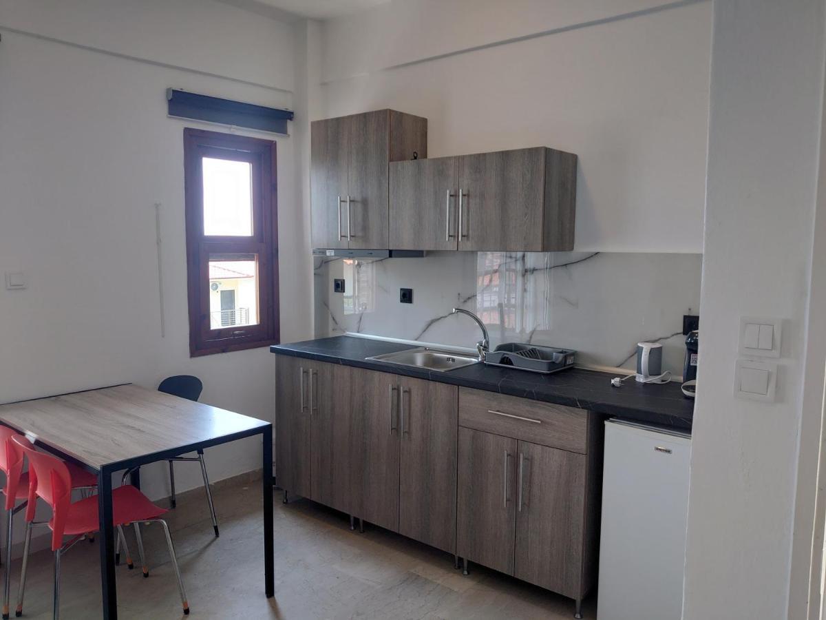 Merida Apartments Mola Kalyva Zewnętrze zdjęcie