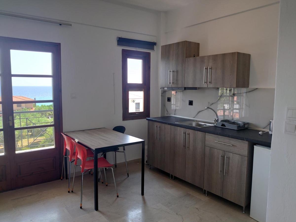 Merida Apartments Mola Kalyva Zewnętrze zdjęcie
