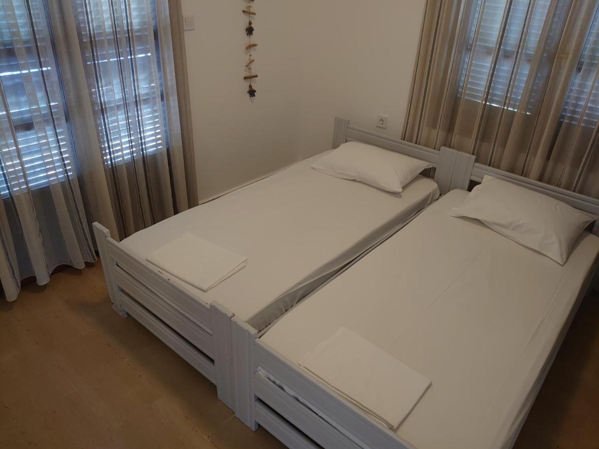 Merida Apartments Mola Kalyva Zewnętrze zdjęcie